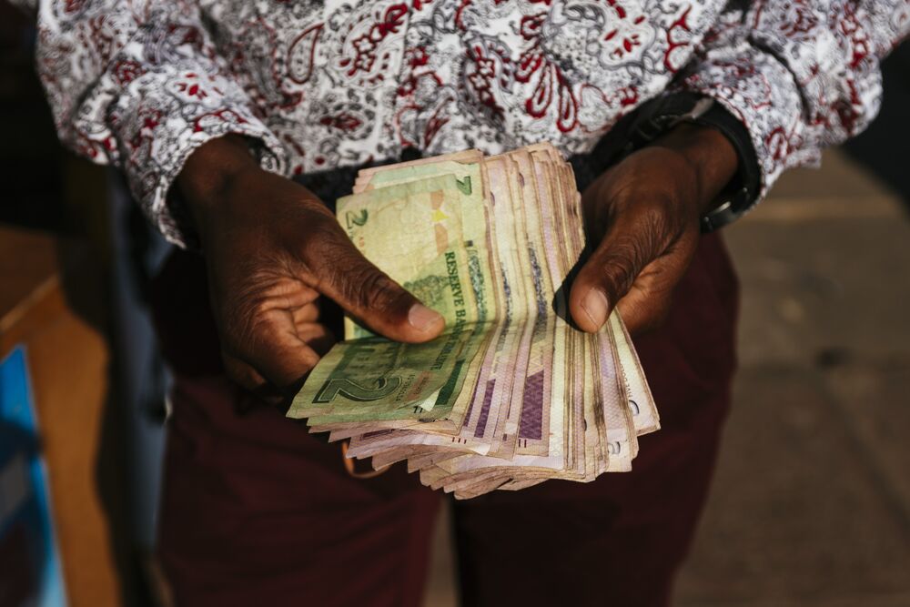 Back To 2008 In !   Zimbabwe As Currency That Wrecked Lives Returns - 